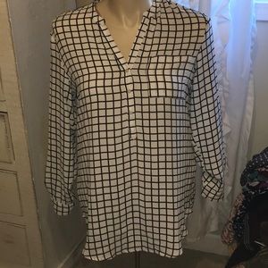 Worthington size large black / white blouse